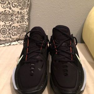 Nike Zoom GT Cut. Black